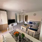 Paradise Solo Familias Διαμέρισμα