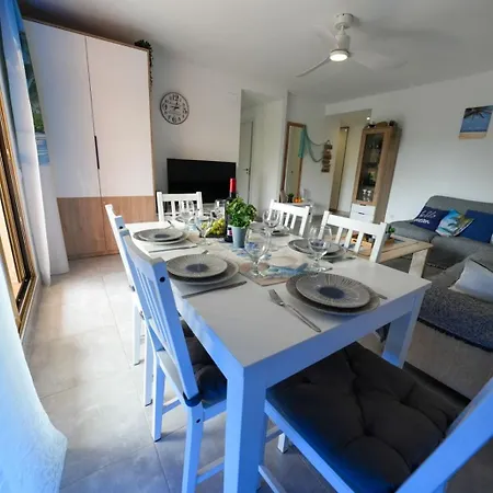 Paradise Solo Familias アパート ガンディア