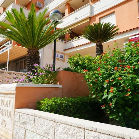 Paradise Solo Familias