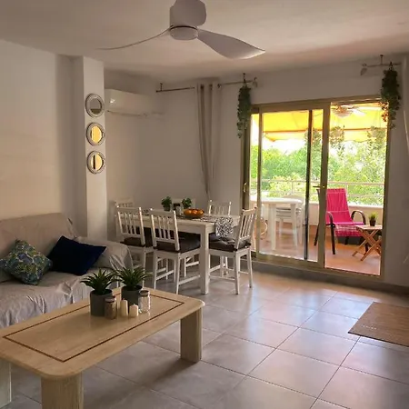 Paradise Solo Familias Apartment *